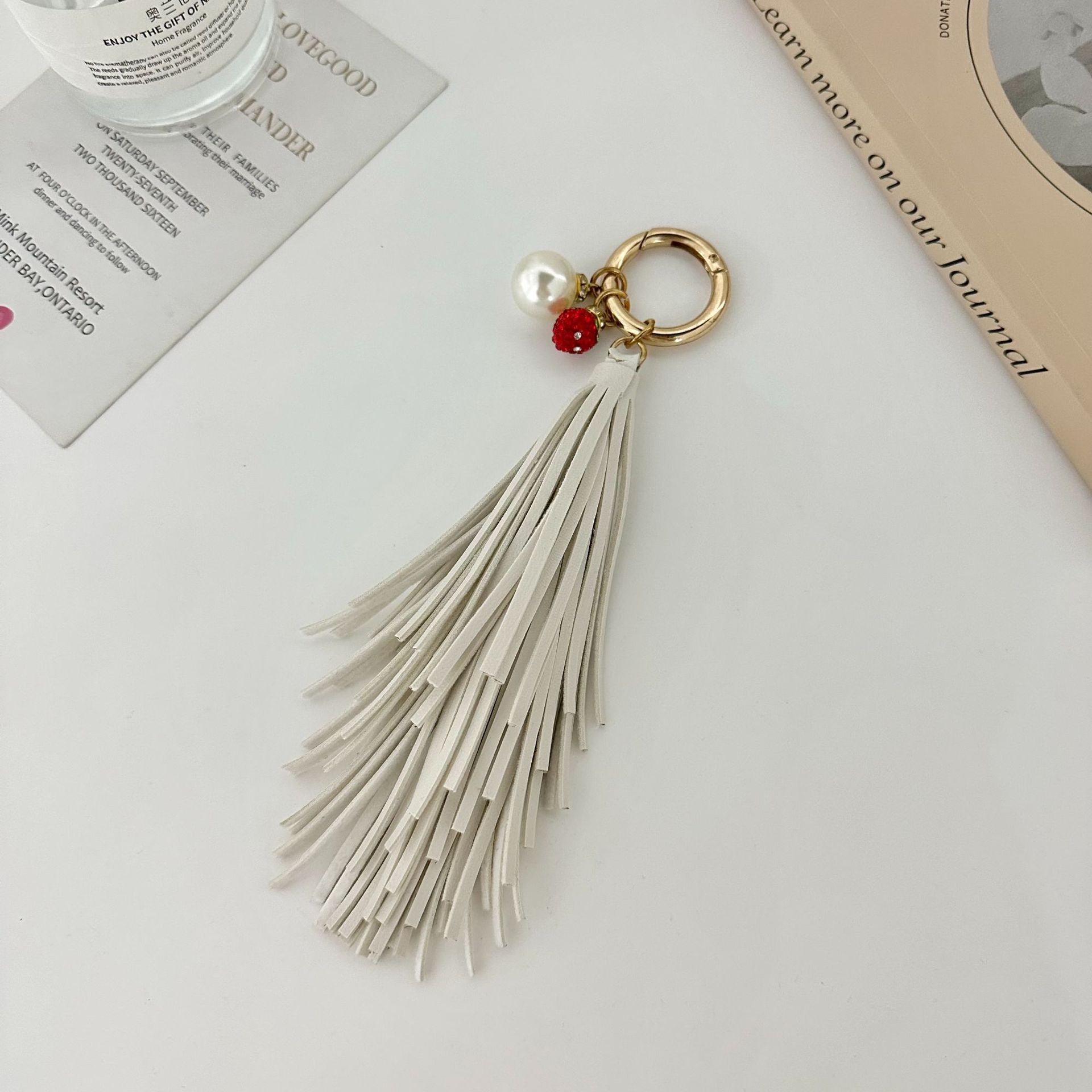 Wholesale 2023 Long Tassel Pearl Pendant Imitation Leather Keychain